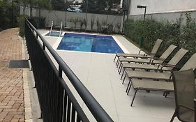 Studio expo norte Bras SP feira da madrugada Piscina Aquecida e Estacionamento Gratuito